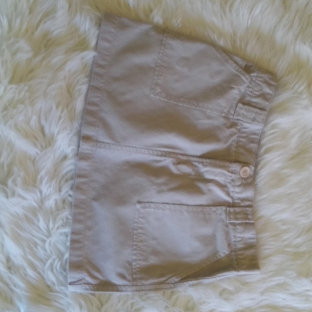 Roxy, khaki skirt with pockets, size 3